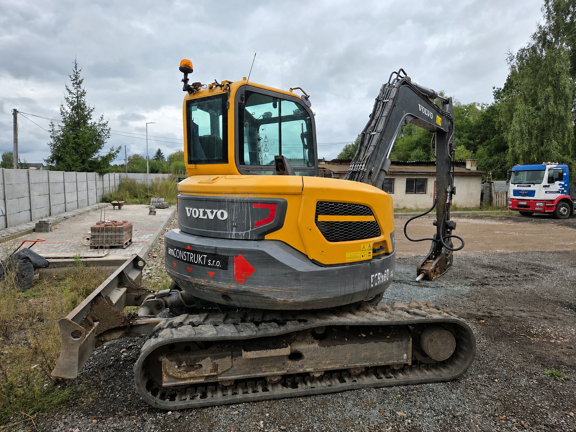 Pásové rypadlo Volvo AM Construkt